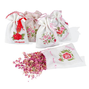 Prírodné sušené ružové lupienky a vyšivané ľanové vrecúško značka LEMA